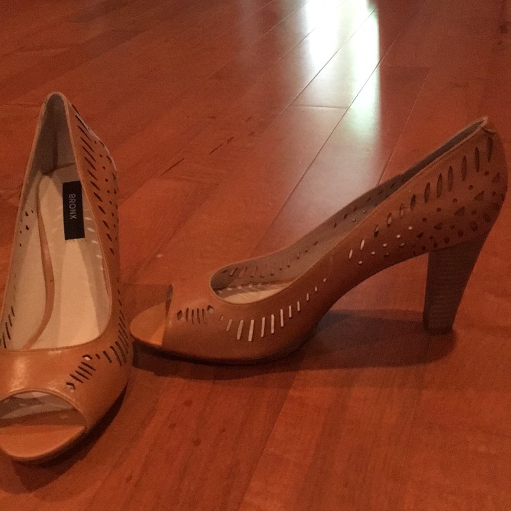 Bronx heels - Picture 2 of 3